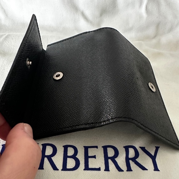 Burberry Key Holder with 5 key rings - Picture 6 of 15